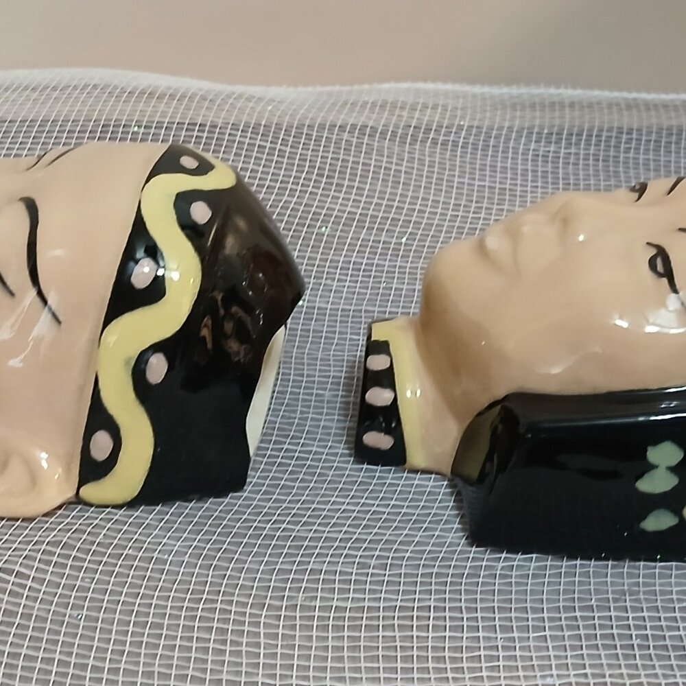 Mid-Century Pair of Asian Man & Woman Head Wall Pockets - Picture 8 of 10